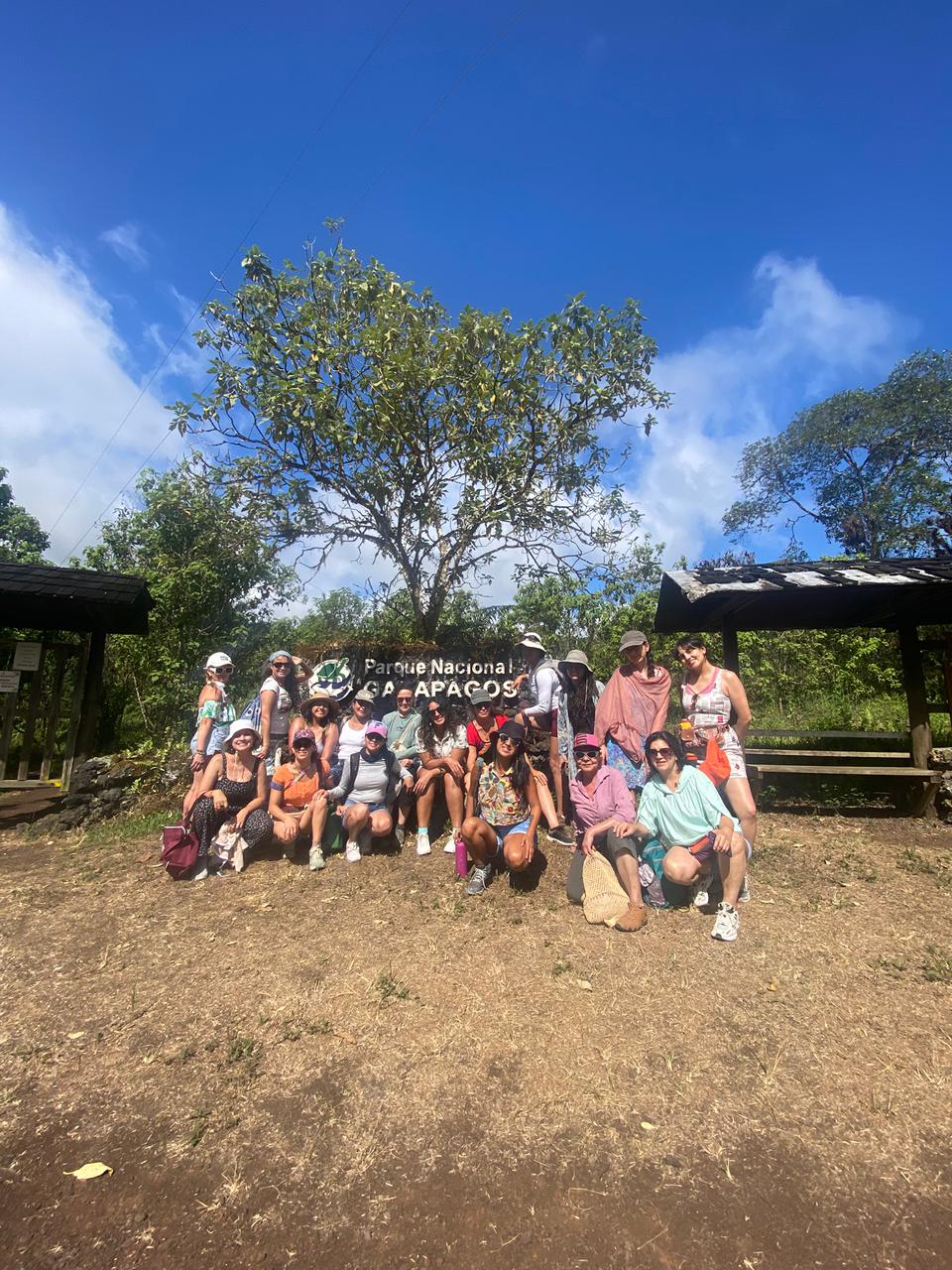Volunteers and community in Galapagos