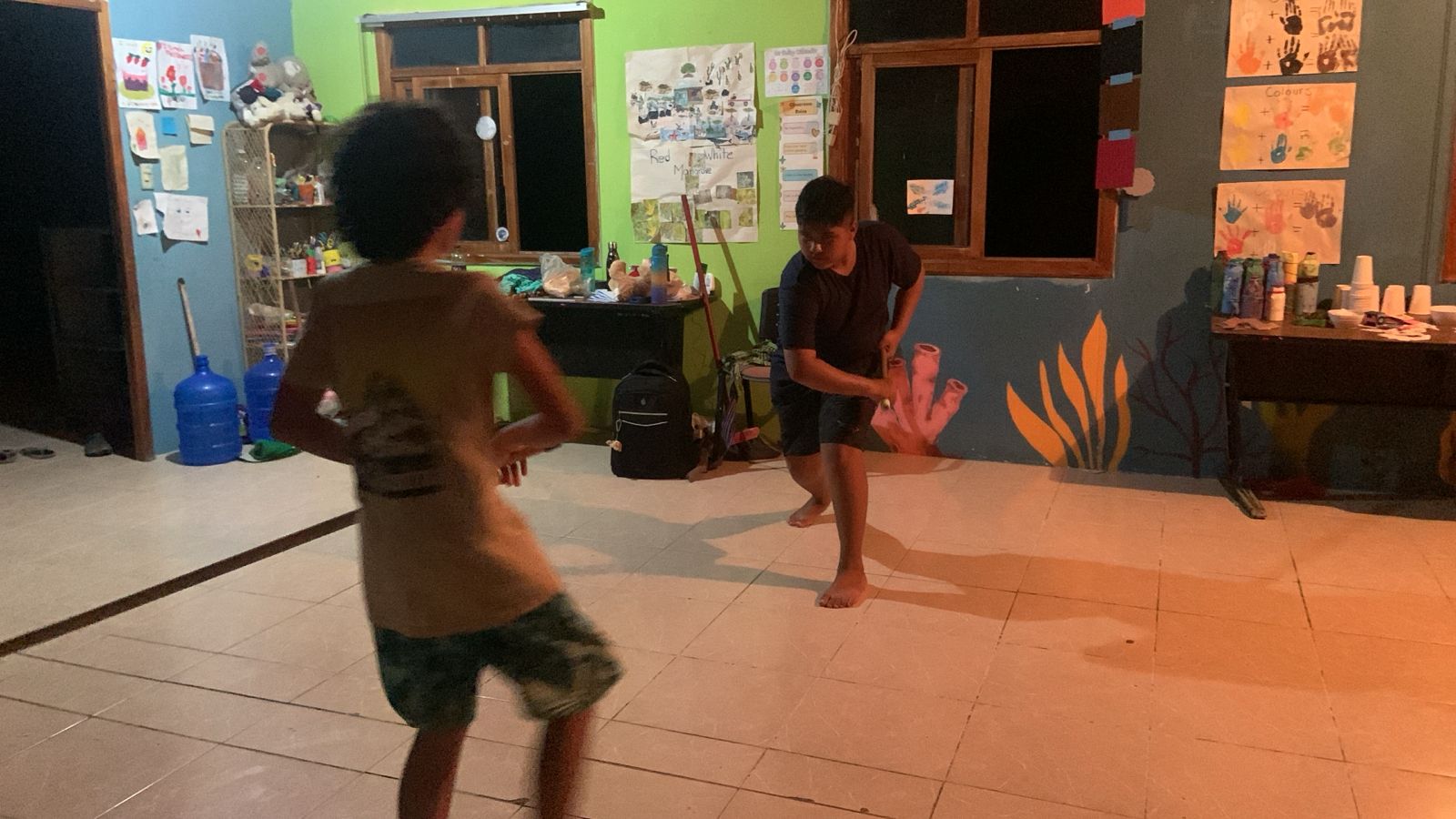 Voluntariado para conservación costera y educación ambiental.
